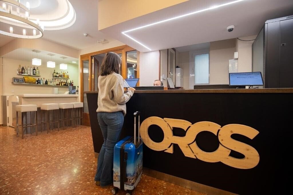 Вид Evenia Oros 3*