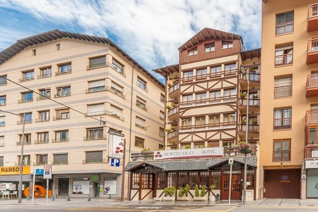Апартаменты Montecarlo 2*
