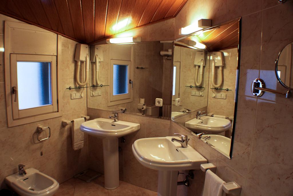 Территория Oros 3*