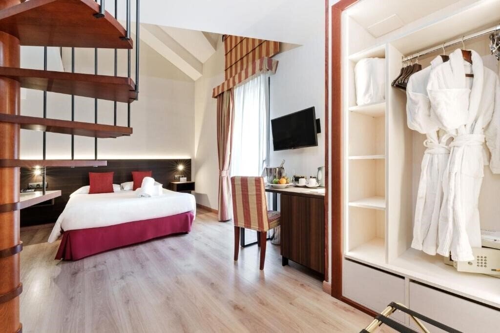 Готель Carlemany 4*