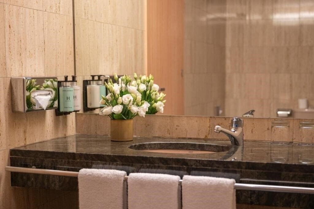 Фотографія Golden Tulip Andorra Fenix 4*