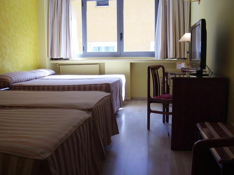 Территория Tulip Inn Andorra Delfos 4*