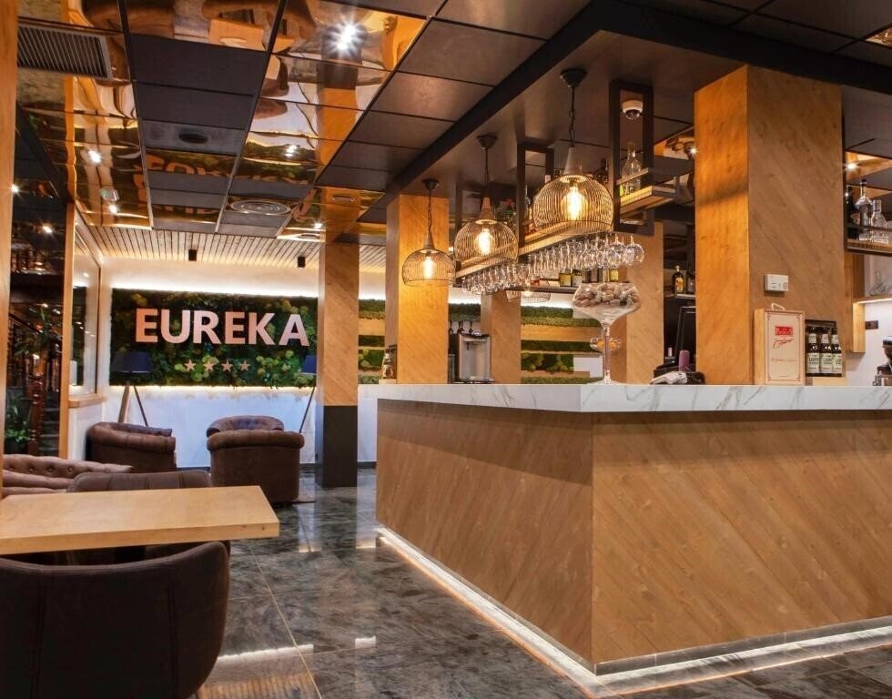 Панорама Eureka 4*