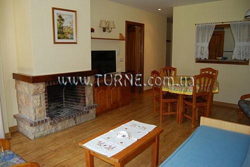 Территория Aparthotel Fijat 3*