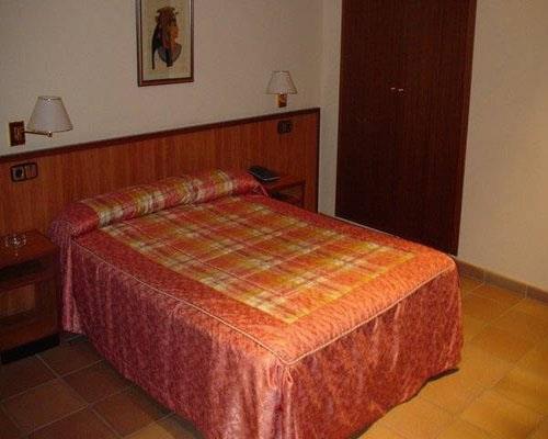 Готель Somriu Refugi Dels Isards 3*