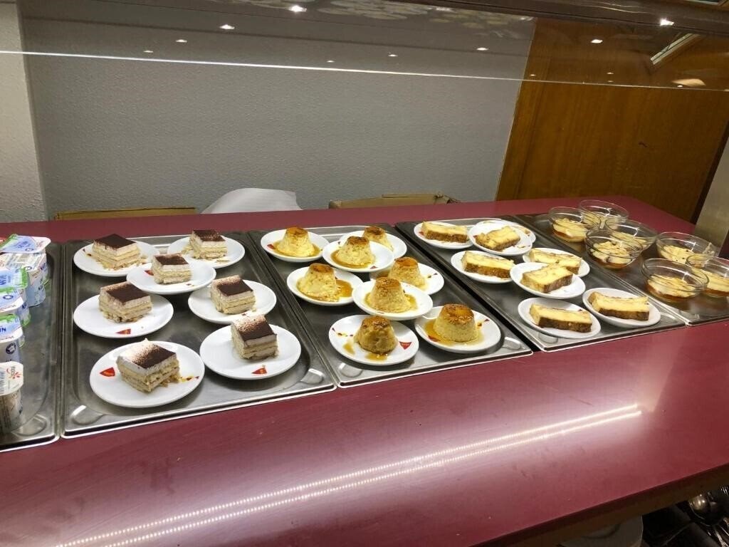 Панорама Guineu 3*