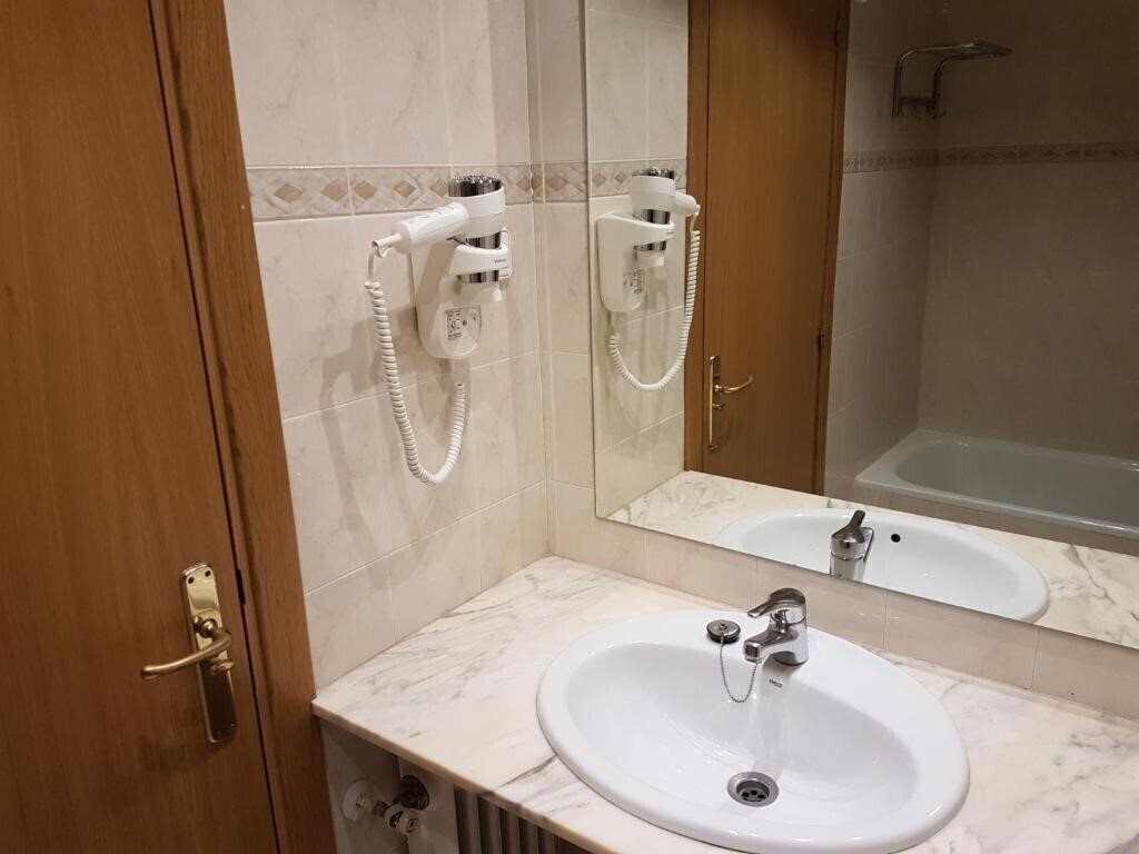 Фотография Guineu 3*