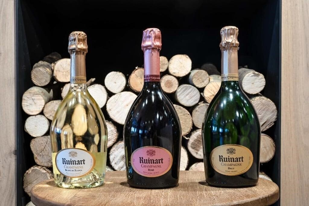 Панорама Naudi 3*