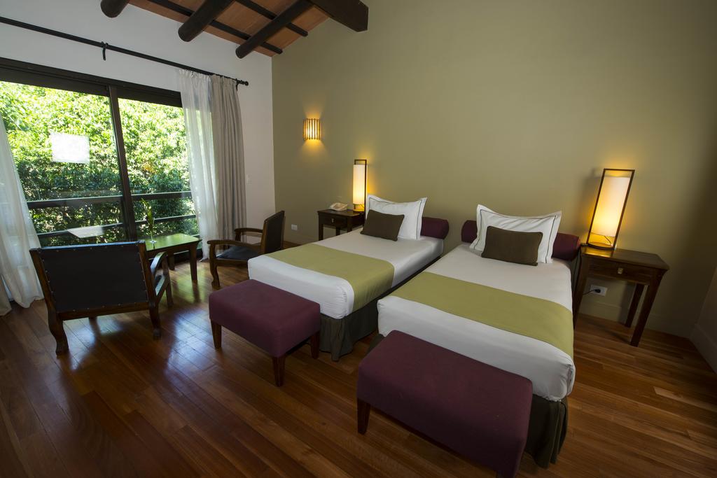 Територія Loi Suites Iguazu 5*