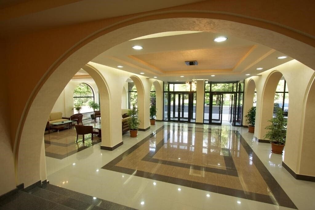 Территория Best Western Aghveran Hotel 4*