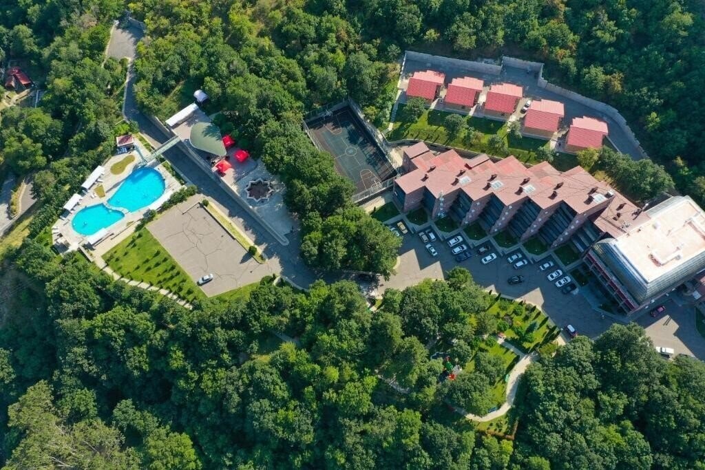 Апартаменты Best Western Aghveran Hotel 4*