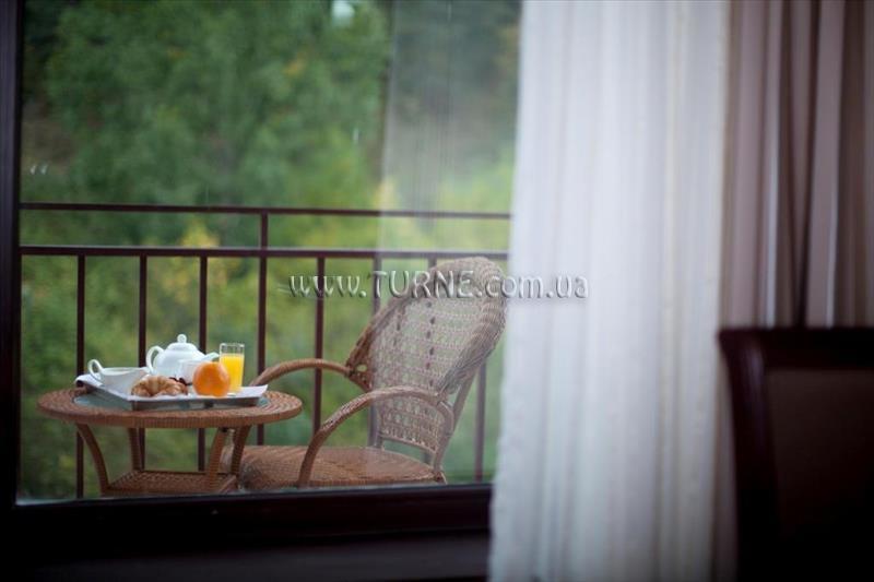 Апартаменти Best Western Paradise Hotel Dilijan 4*