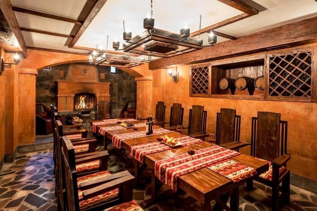 Панорама Bass Hotel 4*