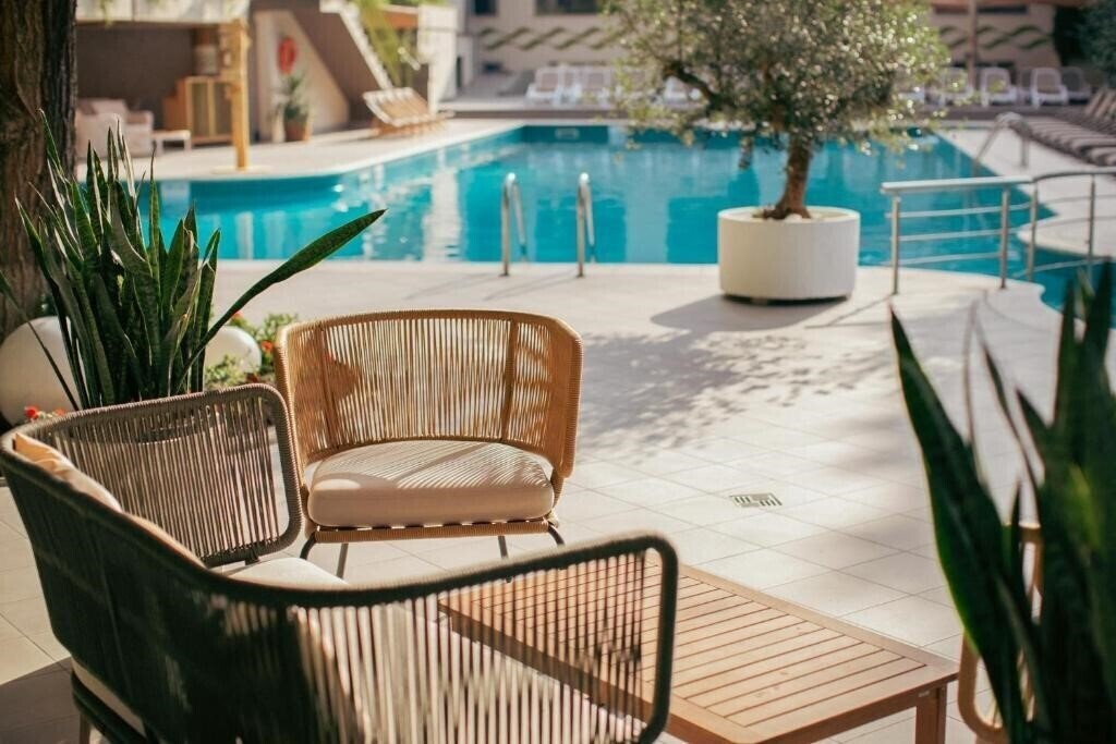 Территория Best Western Congress Hotel 4*