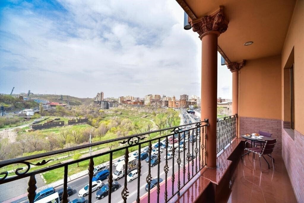 Картинка Metropol Hotel Yerevan 4*