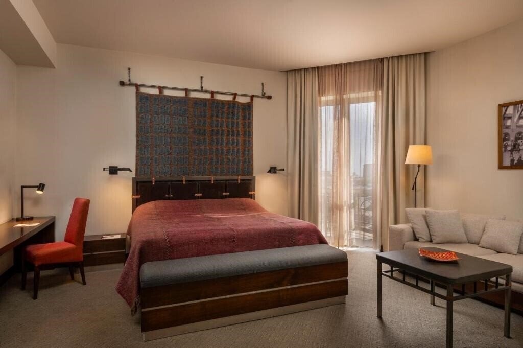 Фото Historic Yerevan Hotel Tufenkian 4*