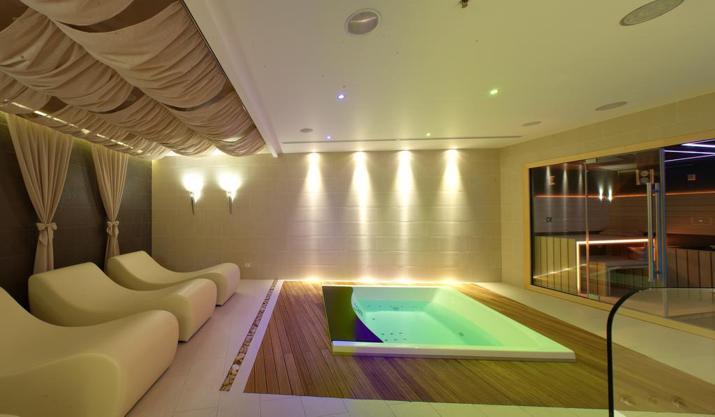 Картинка Royal Tulip Grand Hotel Yerevan 5*