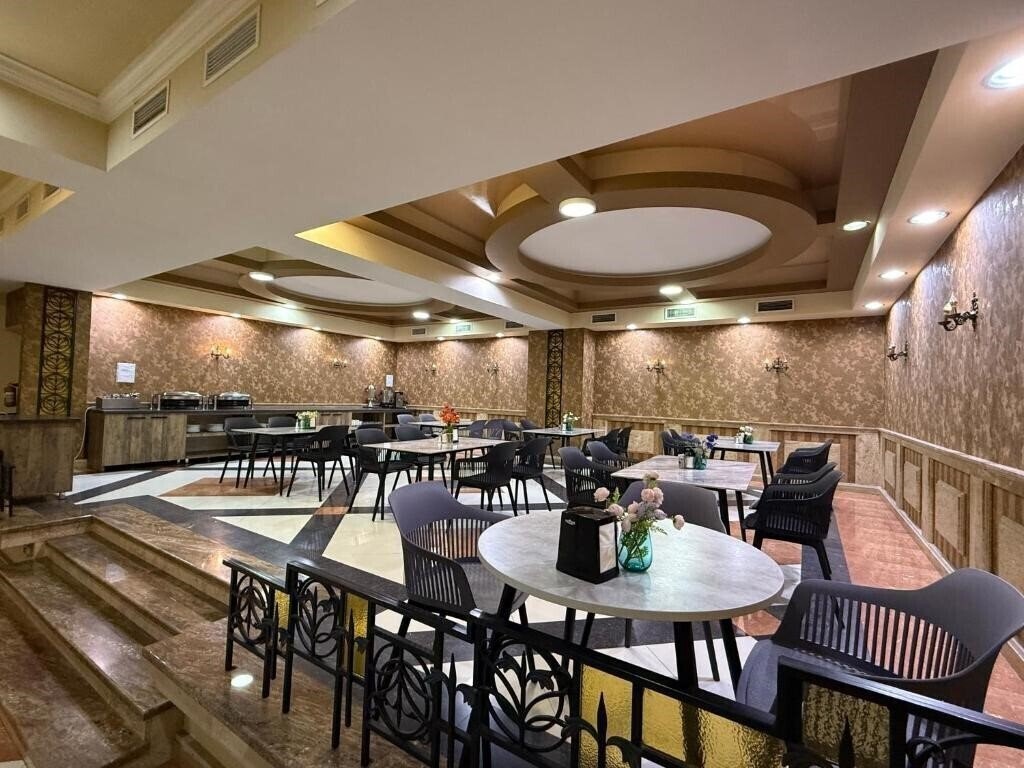 Фотографія Yerevan Deluxe Hotel 3*