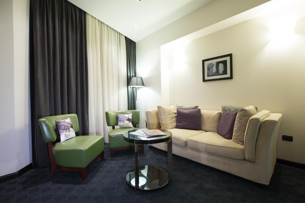 Зображення North Avenue 4*