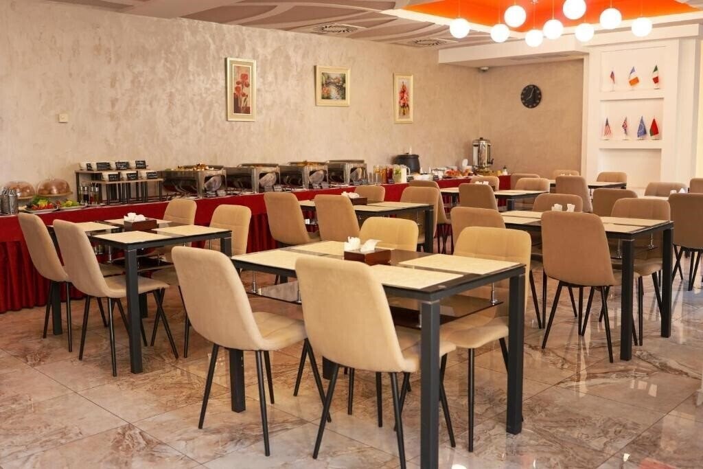 Панорама Forum Hotel 4*