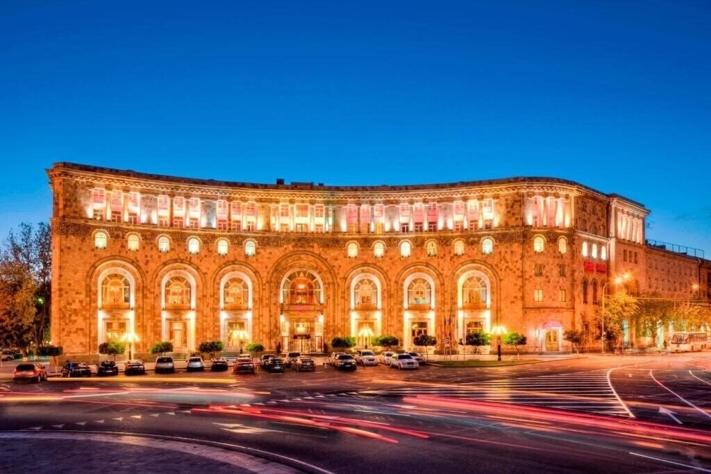 Готель Marriott Armenia Yerevan 5*