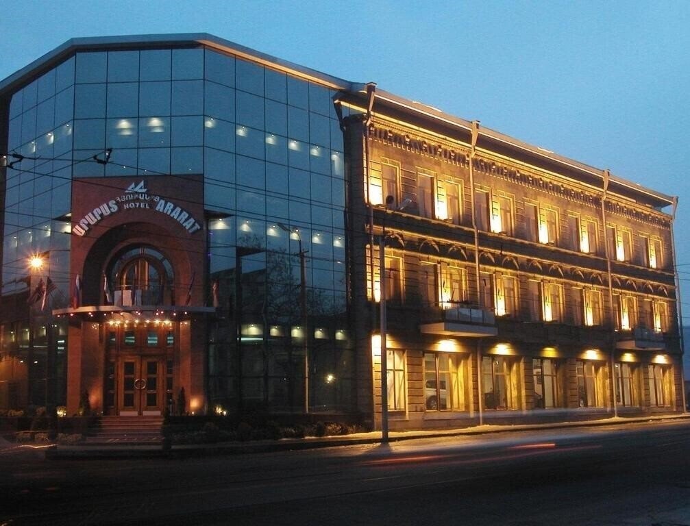 Отель Ararat Hotel Yerevan 4*