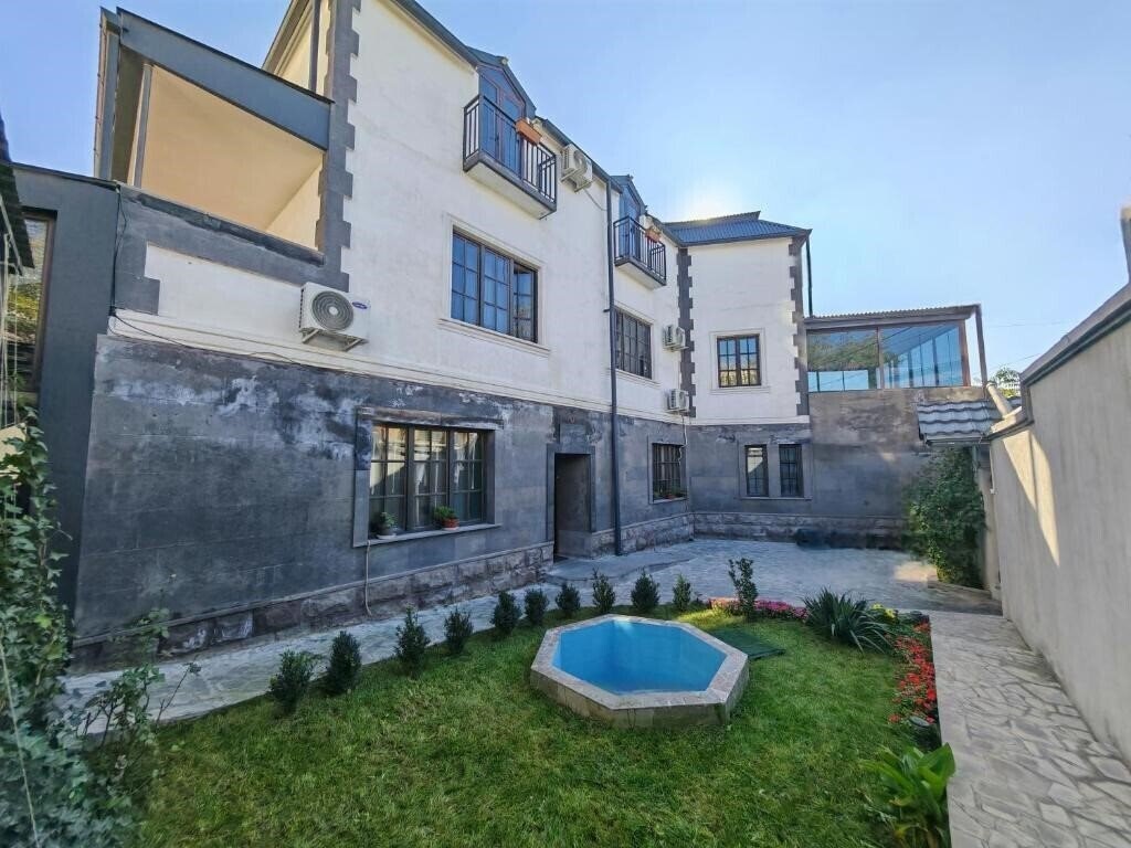 Готель Blur Inn Gallery 3*