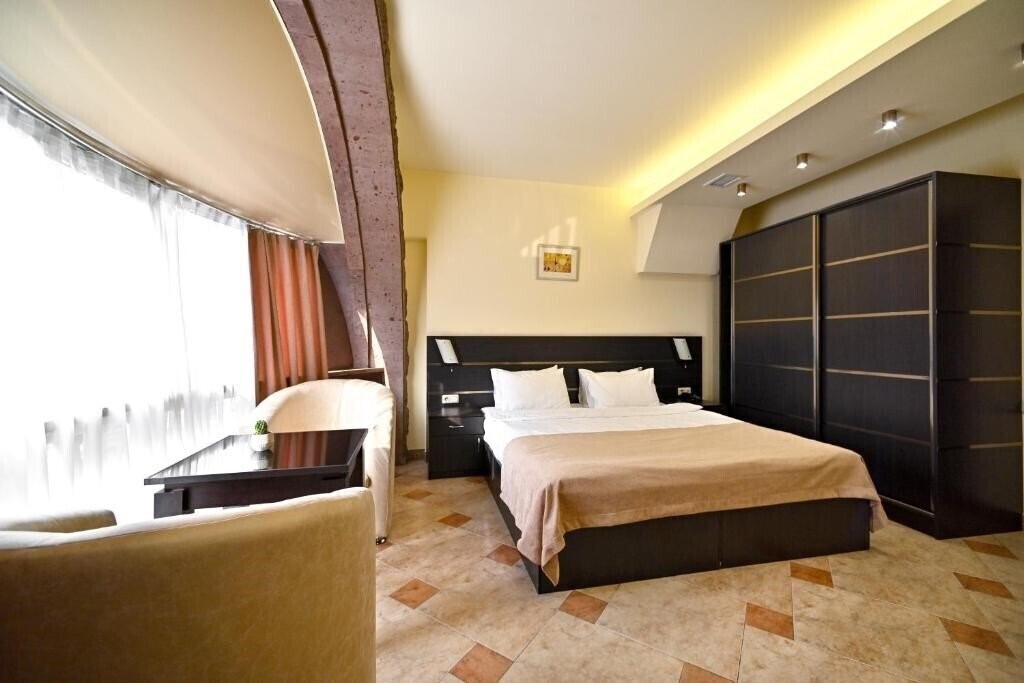 Вид Skyline Yerevan 3*