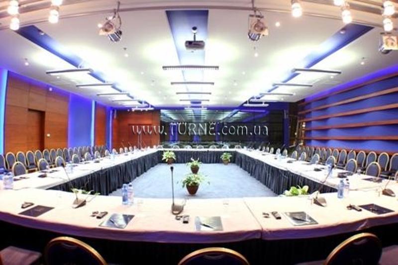 Панорама Golden Palace Hotel Yerevan 5*