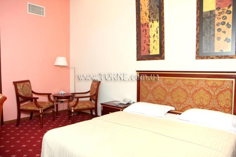 Вид Golden Palace Hotel Yerevan 5*