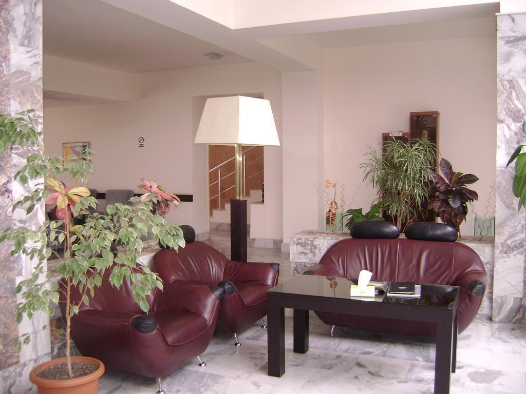 Апартаменты Regineh Hotel 3*