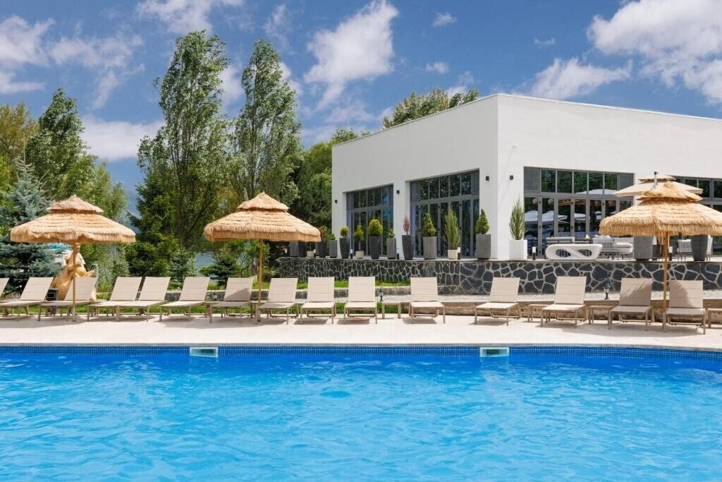 Готель Noy Land Resort 3*