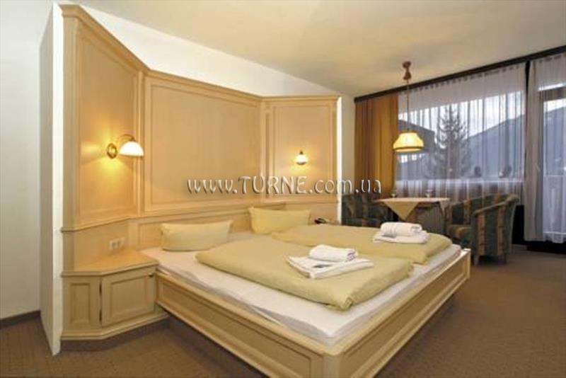 Територія Alpenhotel Dachstein 3*