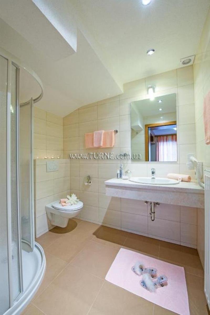 Территория Hotel Kurhaus St. Leonhard 3*