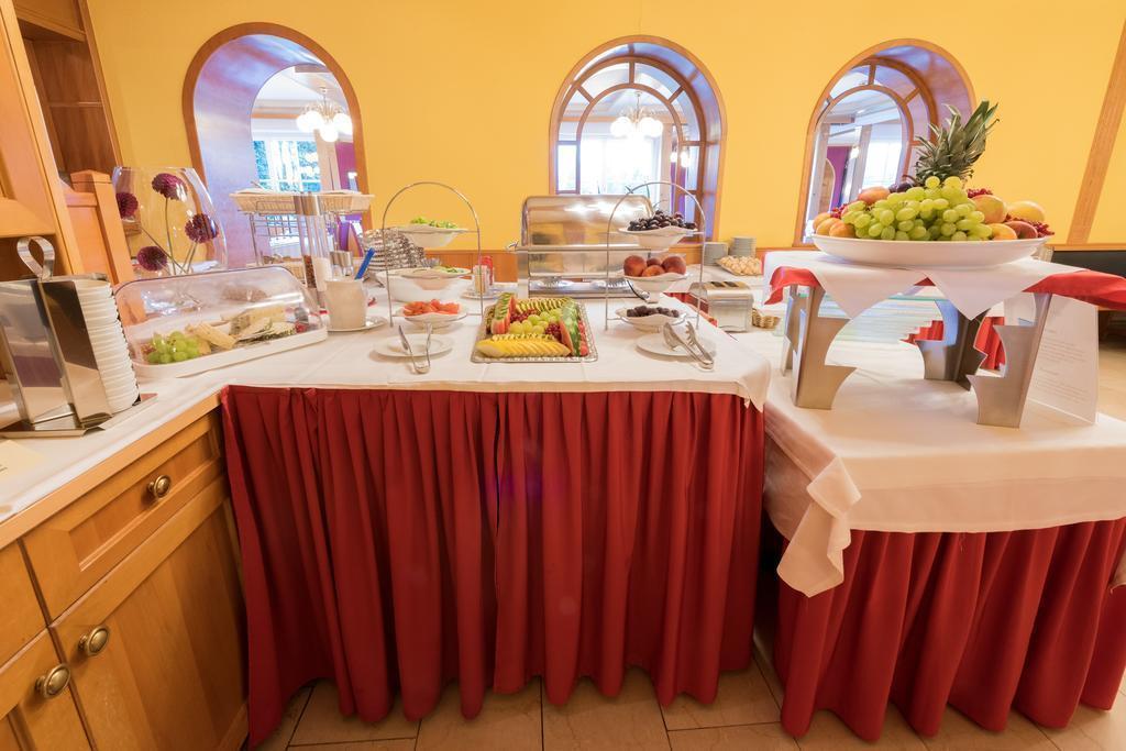 Територія AKZENT Hotel Germania Gastein 4*