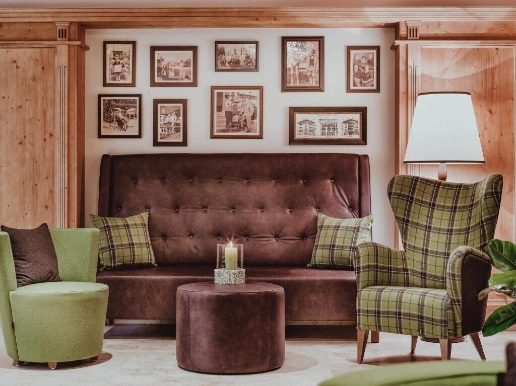 Апартаменти Hotel Osterreichischer Hof 4*