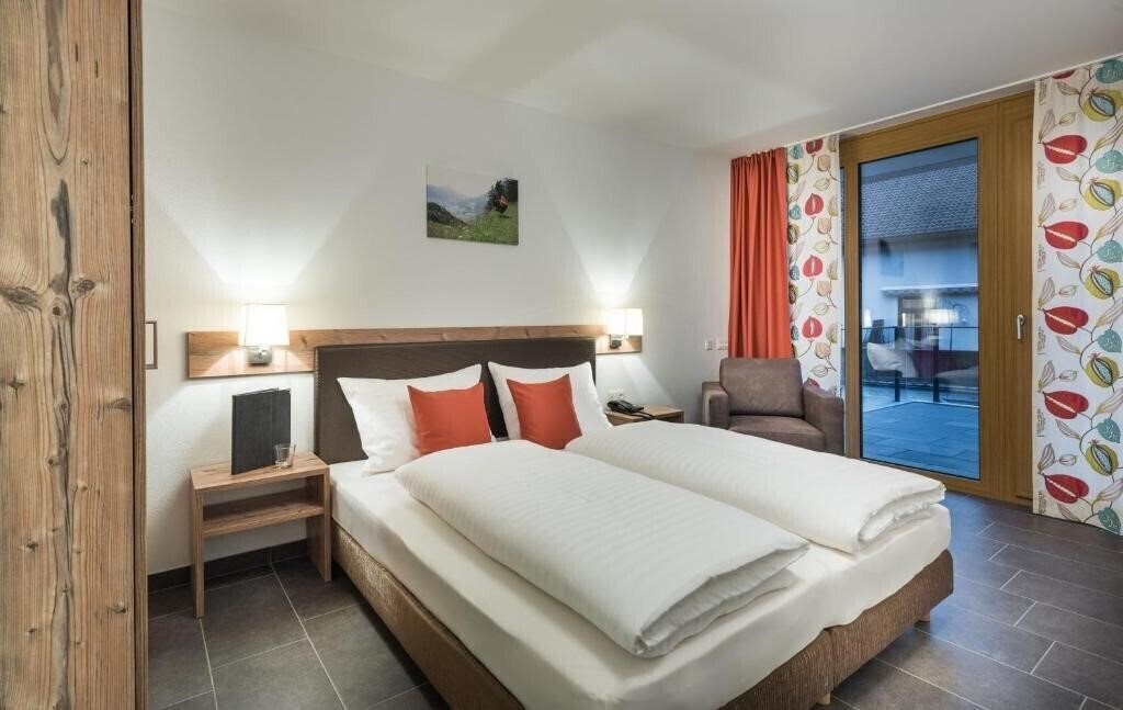 Территория Alpenparks Hotel & Apartment Central (Zell Am See) 4*