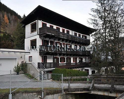 Територія Nielsen Apartments 2*