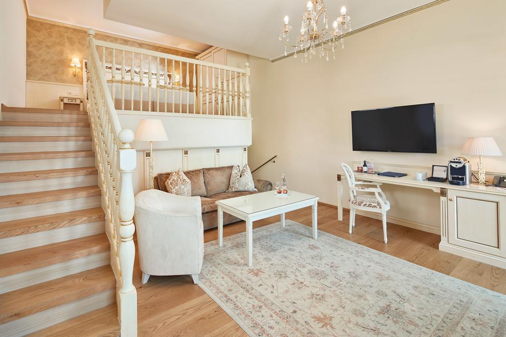 Фото Grand Hotel 4*