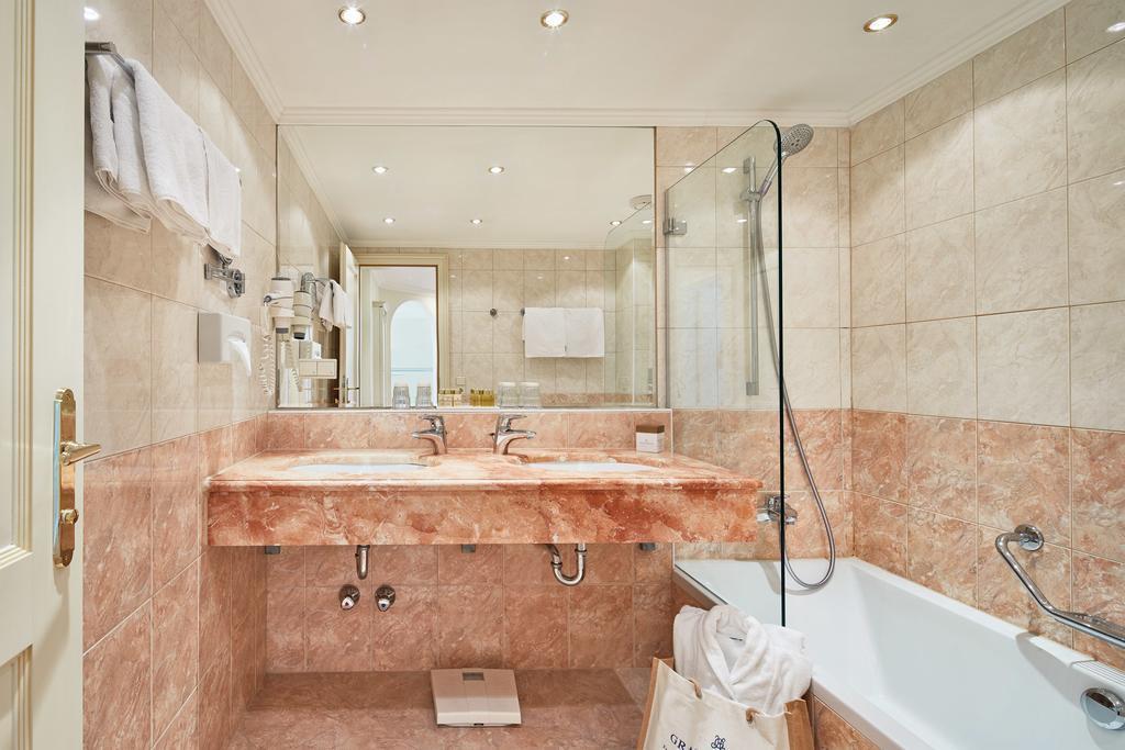 Апартаменти Grand Hotel 4*