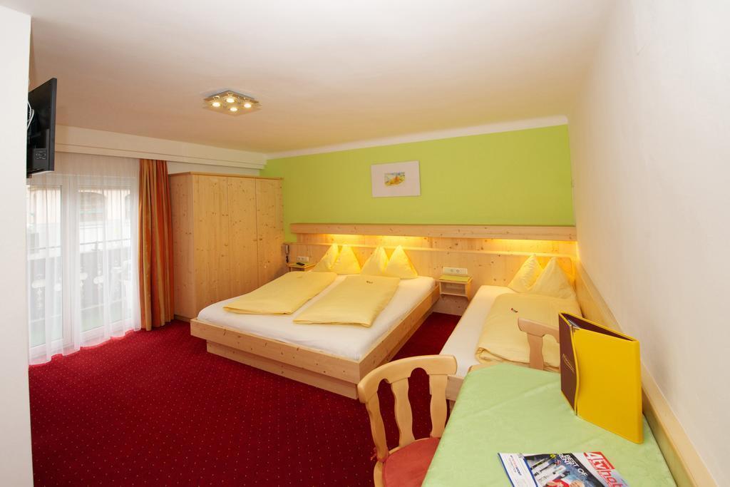 Апартаменти Pension Alpenrose 3*