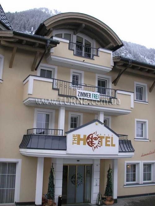 Отель The Hotel 4*