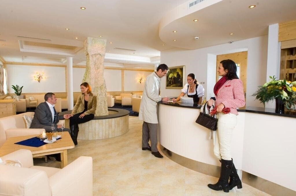 Территория Antony 4*