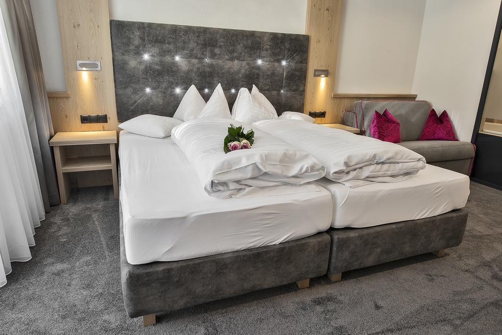 Панорама Christine 3*