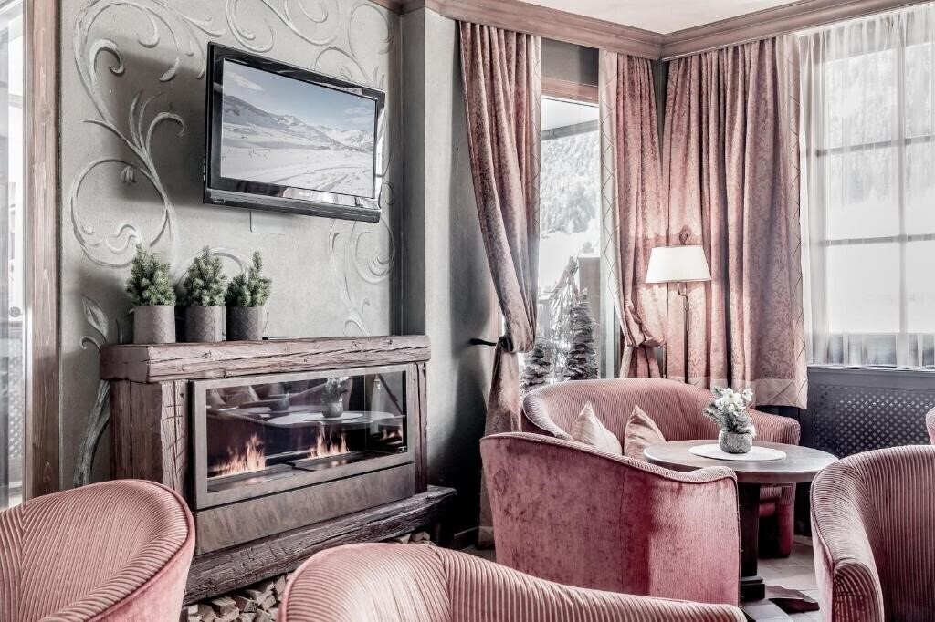 Апартаменты Caroline Garni 4*