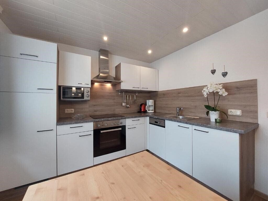 Изображение Piz Buin 4*