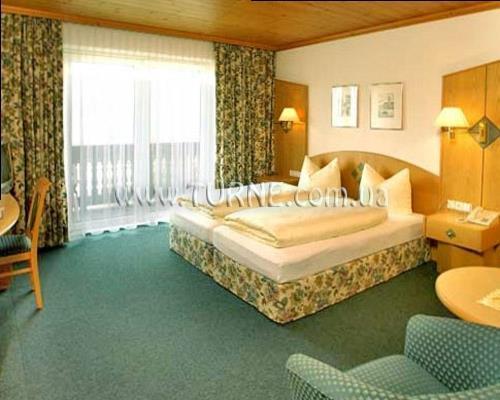 Фото Zur Burg Hotel 4*