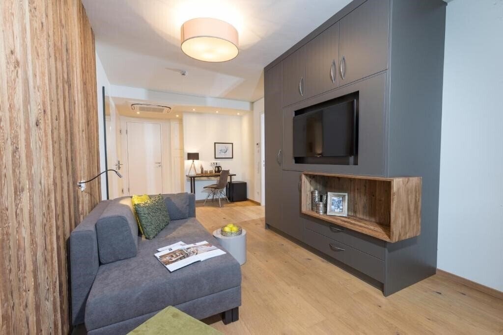 Панорама Two Timez Hotel 4*