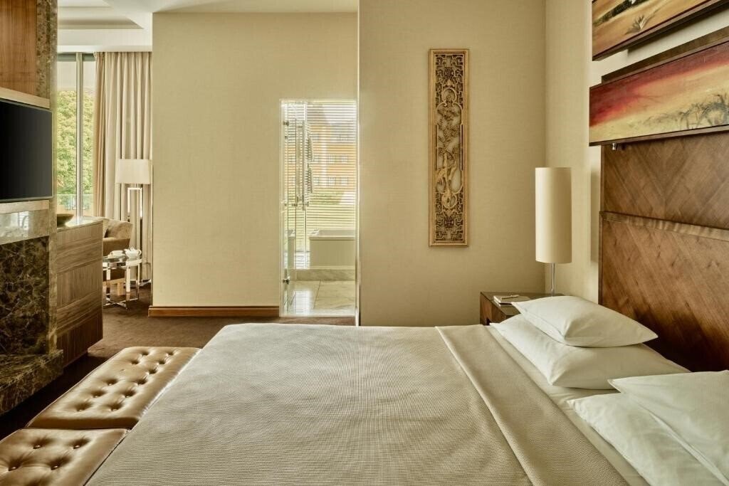 Панорама Schloss Velden 5*