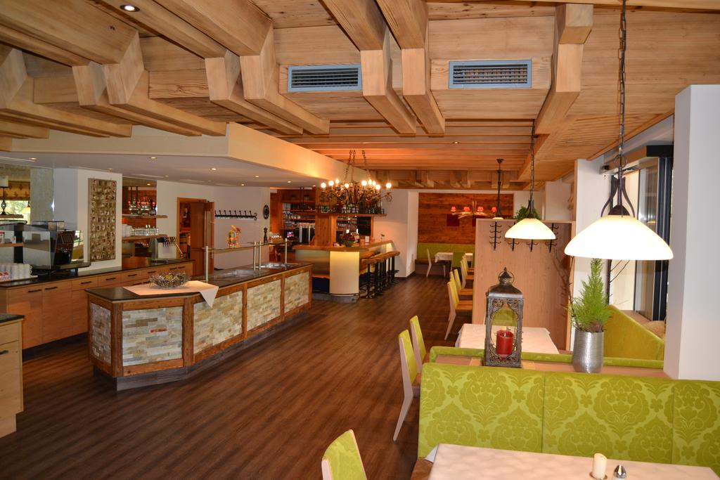 Територія Alpenblick Hotel 3*
